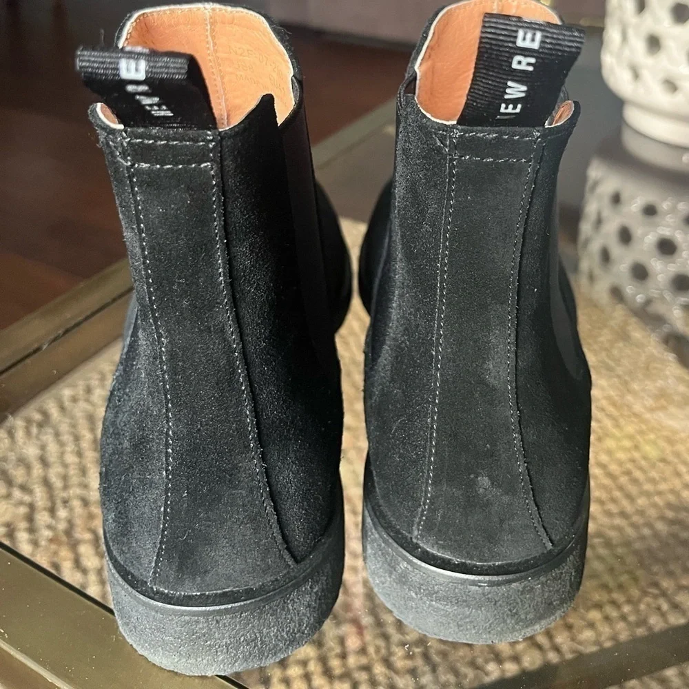 Republic Sonoma suede Chelsea boots in triple black size 8.